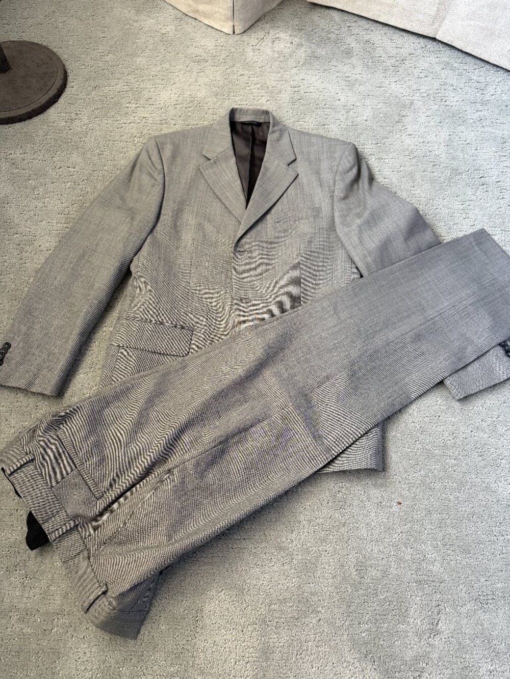 Banana Republic Grey Textured Men's Suit – Jacket 40S / Pants 30x30 | Regular